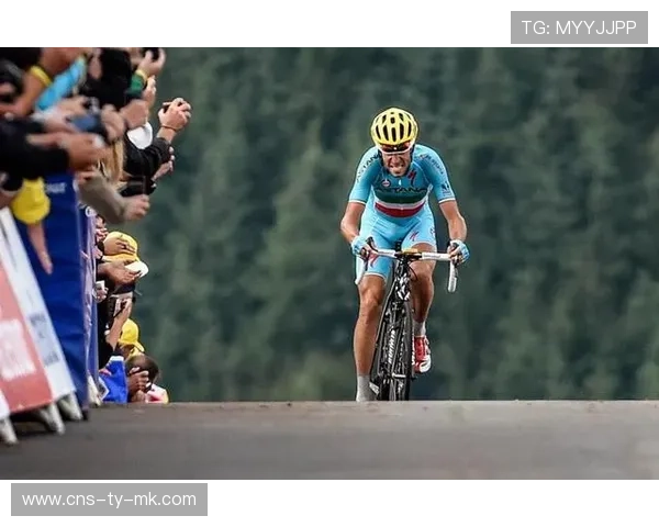 李阳宇、STEPANOVA DARIA分获千岛湖赛男女爬坡王称号