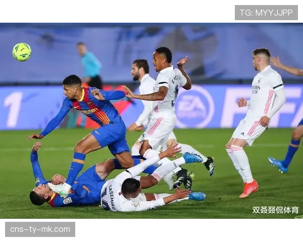 皇马拜仁对决：压缩空间靠双星速度，定位球成重要手段